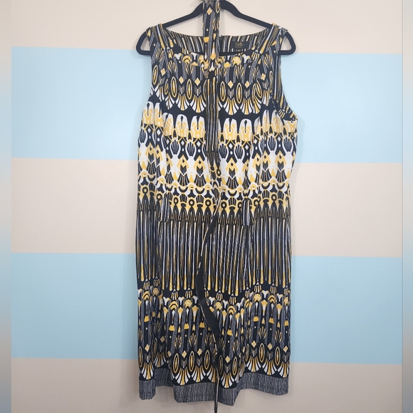 ILE New York Women's Plus Size Sleeveless Pattern Dress With Belt - Picture 7 of 9
